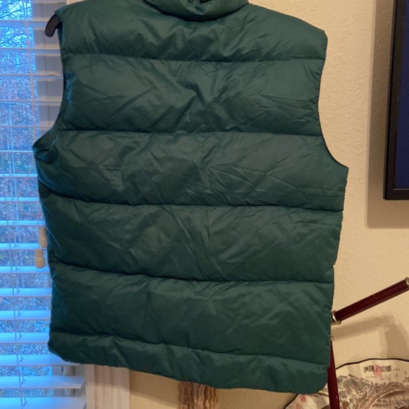 Forest Green Puffer Vest - Picture 3 of 3